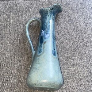 Mid century vase/pitcher blue shades drip glaze T5